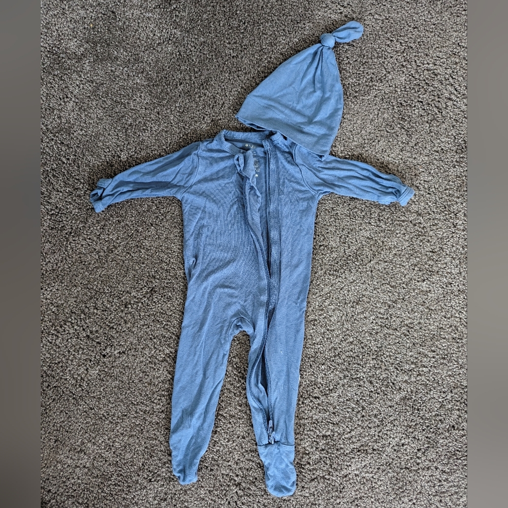 Kyte Baby zippered footie and knotted cap - Steel
